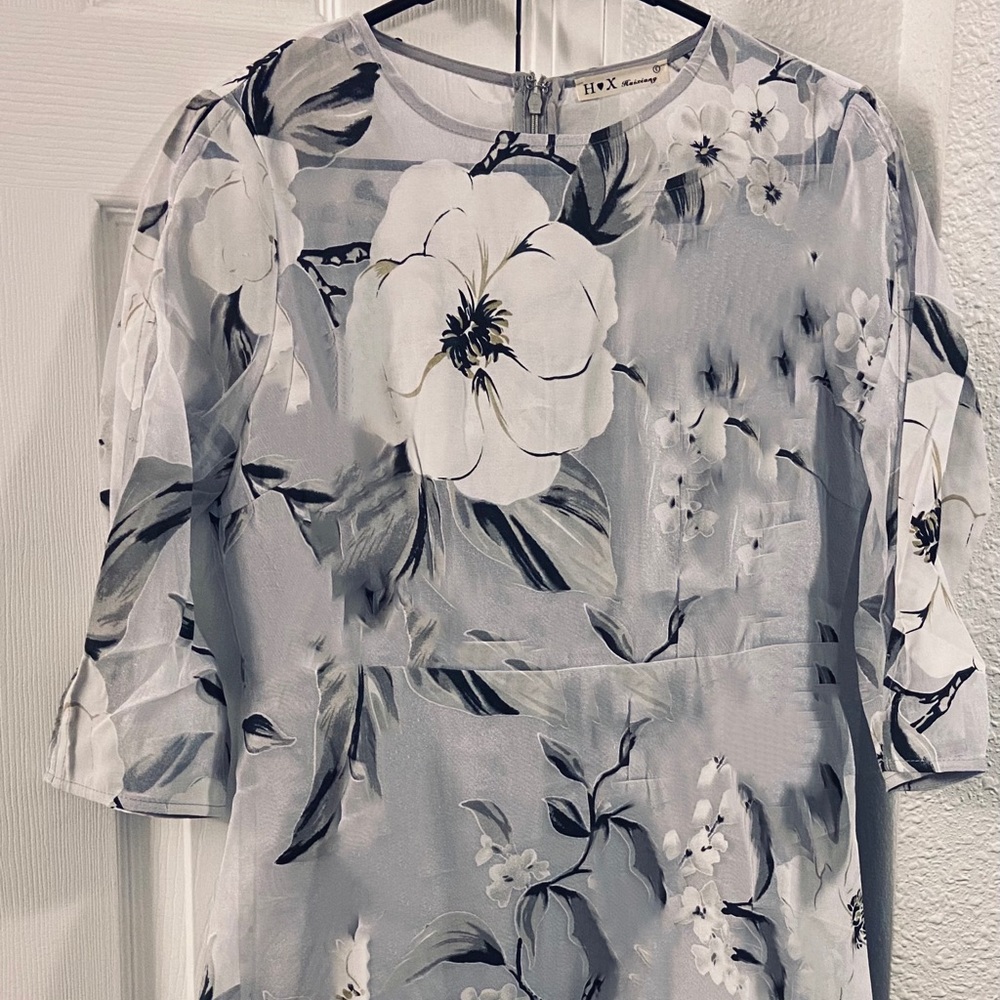 3/4 sleeve floral dress with attached slip. Chiffon look, Sz Large
